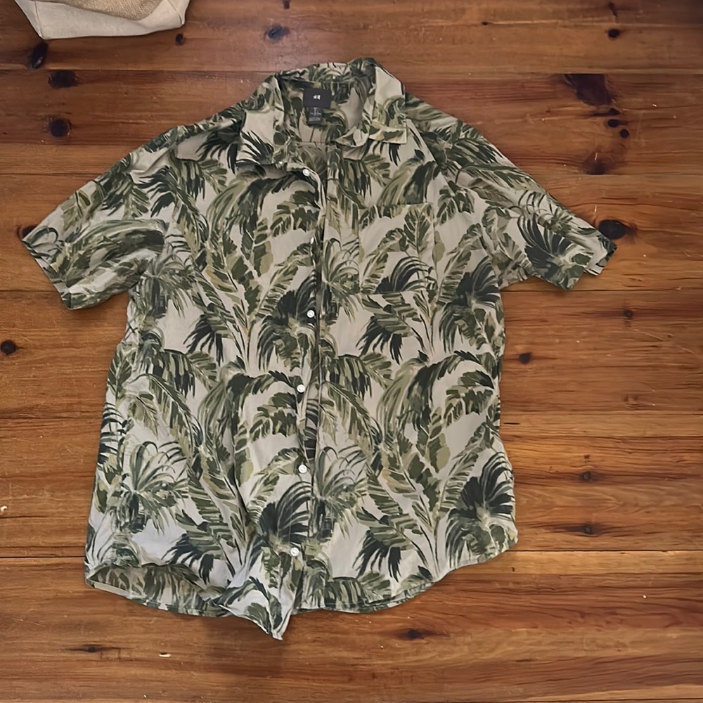 H&M short sleeve button down